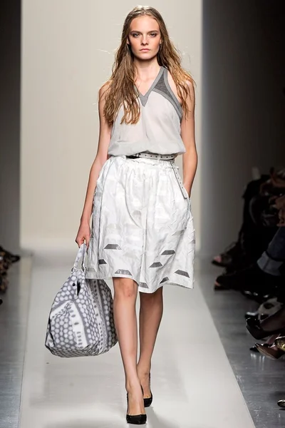 Look 32